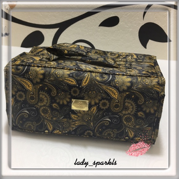 JM Collection Handbags - JM New York Makeup/ accessories Case, paisley